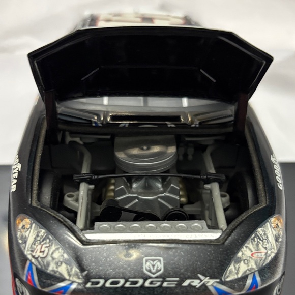 1:24 Diecast 45 Kyle Petty x 2001 Charity Ride Across America NASCAR stock car - Picture 3 of 8